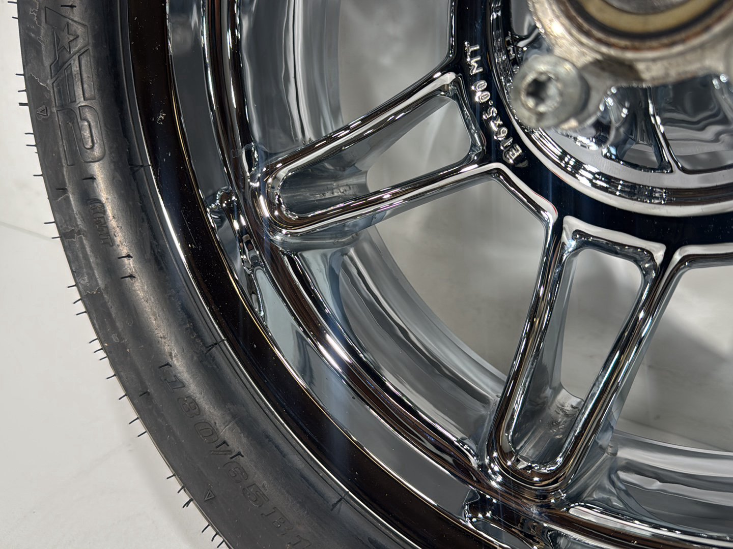 2014 Harley Electra Glide Touring CVO Screamin Eagle OEM Rear Wheel Rim Tire