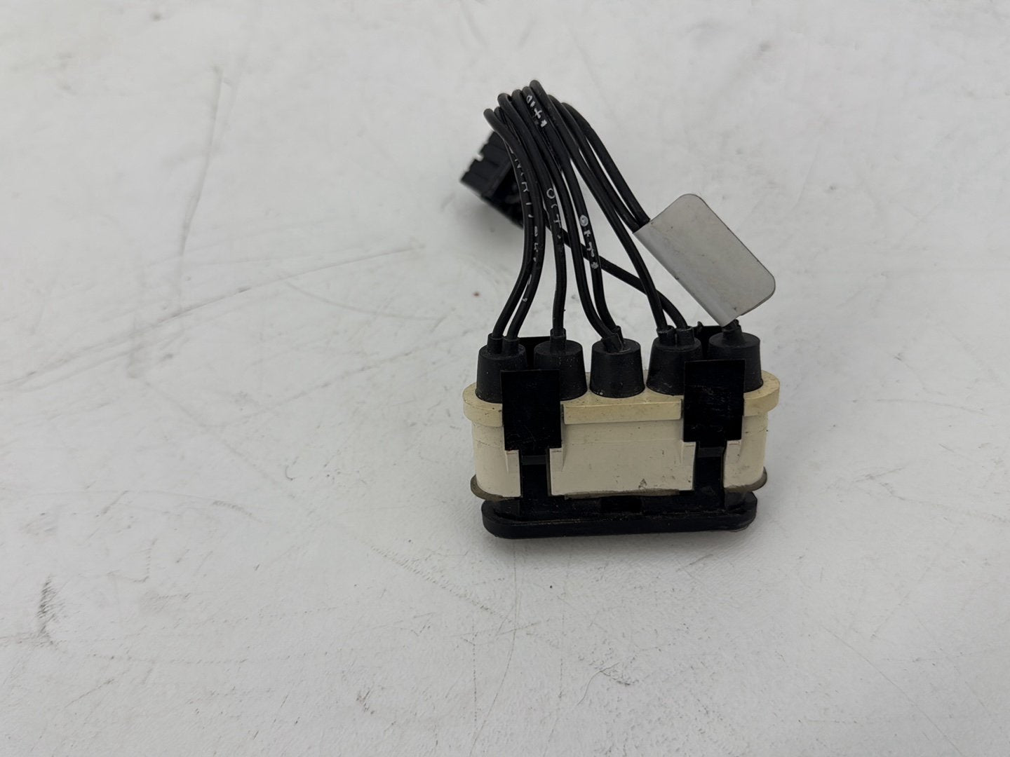 Harley-Davidson Misc  Dash Indicator Lamp Wire Plug In 68789-96