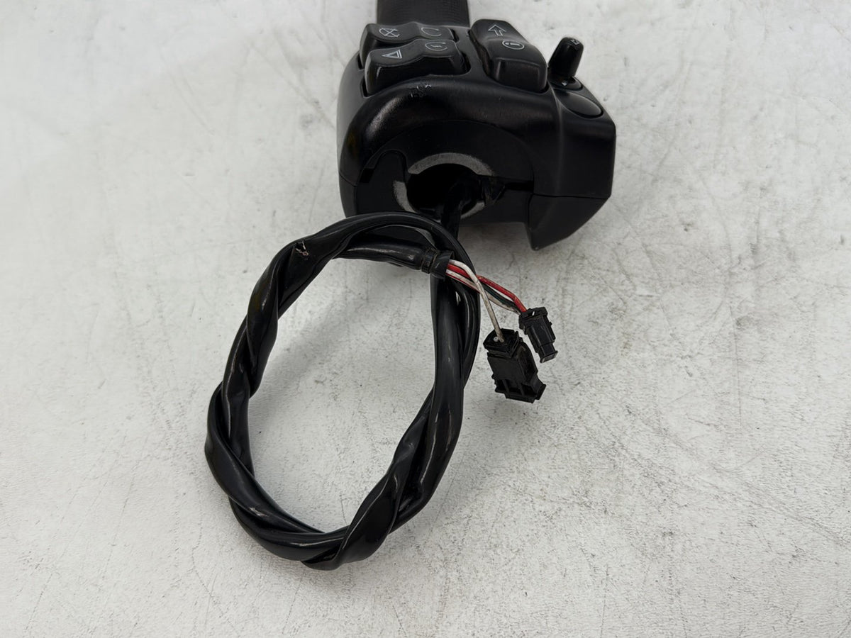 2018 Harley Electra Glide Touring OEM Right Engine Start Kill Switches Controls
