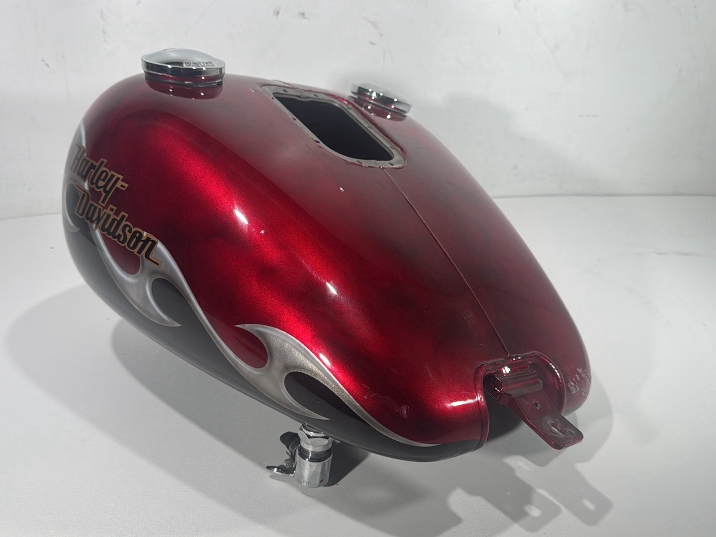 2004 Harley Softail FLSTC Heritage Classic OEM Fuel Gas Tank Gasoline Reservoir