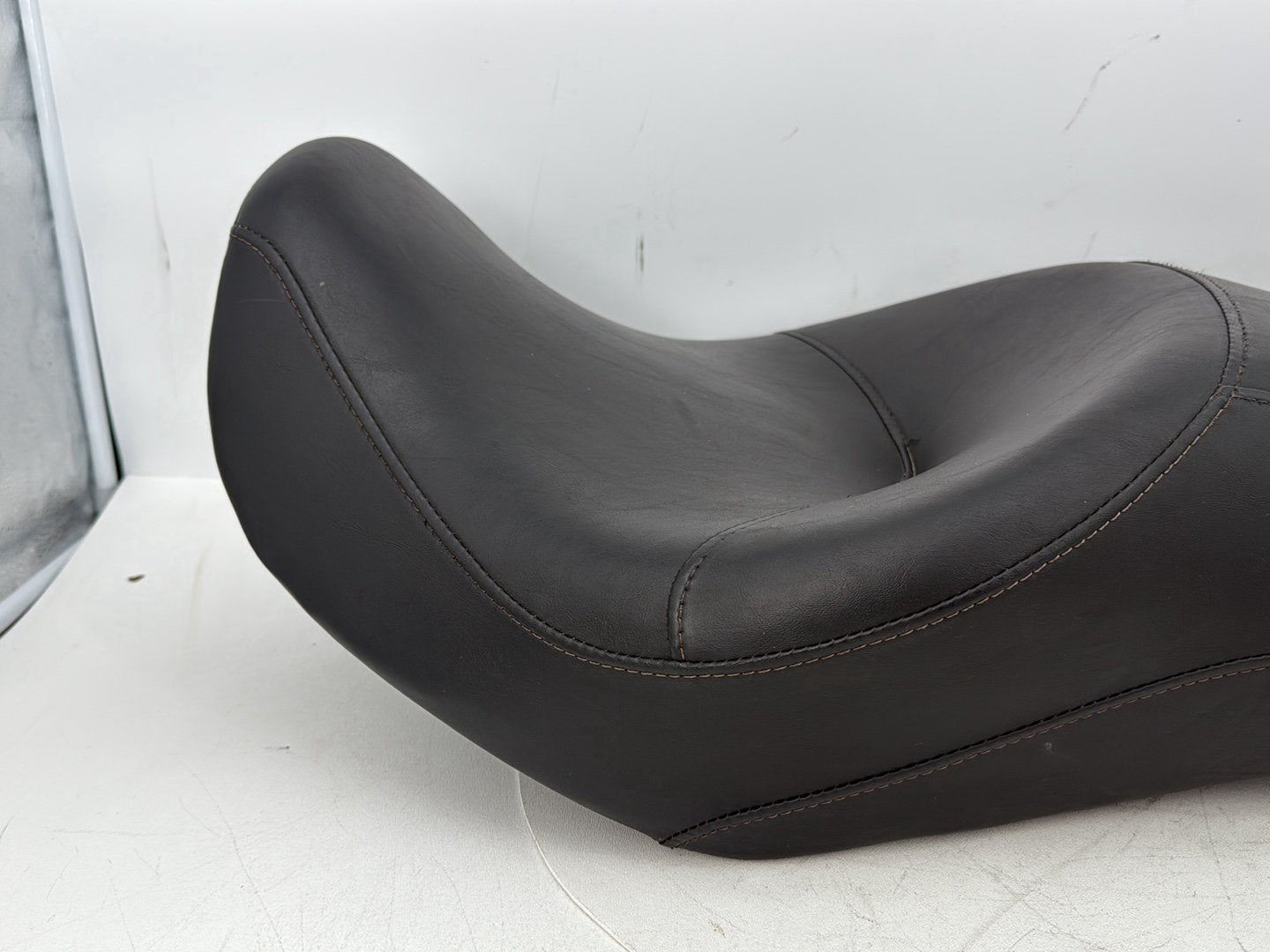 2007 - 2012 Harley-Davidson Dyna Super Glide Passenger Rider Driver Seat Saddle   53077-06