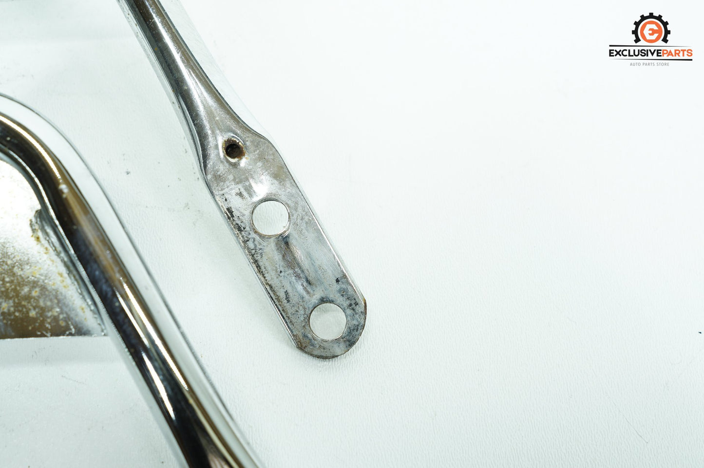 1999 - 2006 Harley-Davidson Touring Road King Classic Detachable Tour Pak Luggage Box Bracket 53706-95