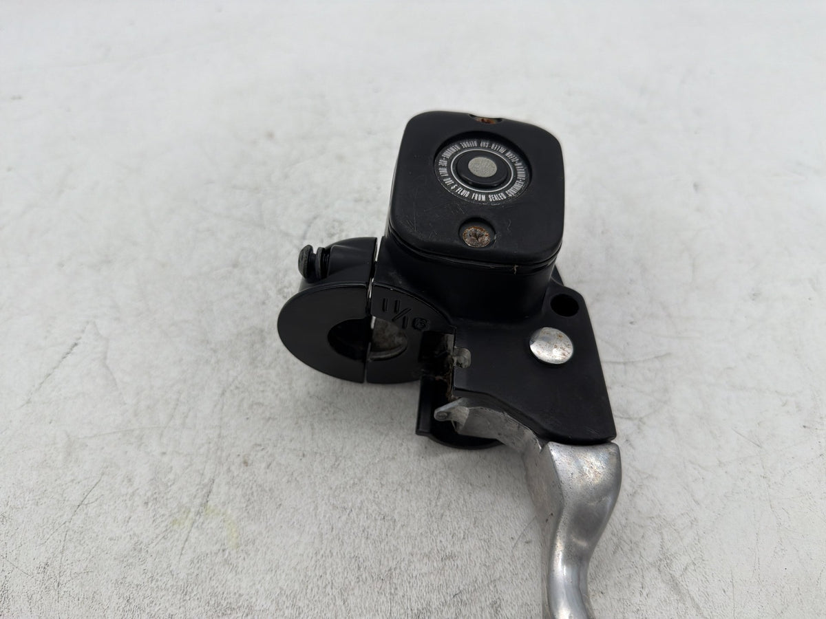 1996 Harley Electra Glide Touring Ultra Front Right Brake Lever Master Cylinder