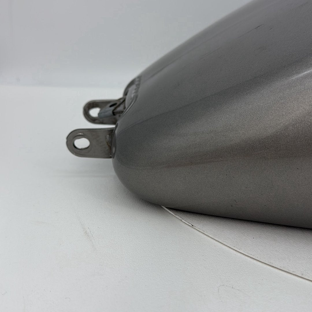 2007 - 2012 Harley-Davidson Dyna Super Glide Fuel Gas Tank Gasoline Reservoir 61590-04A