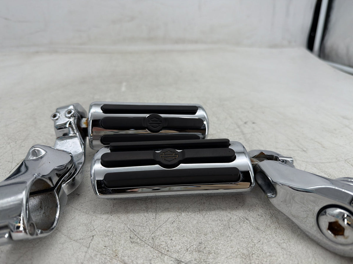 2004 Harley Electra Glide Touring Ultra OEM Front Right Left Highway Foot Pegs