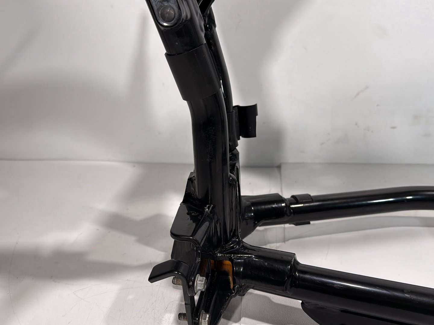 2007 - 2017 Harley-Davidson Dyna Wide Glide Body Main Frame Chassis SLVG 47748-10A