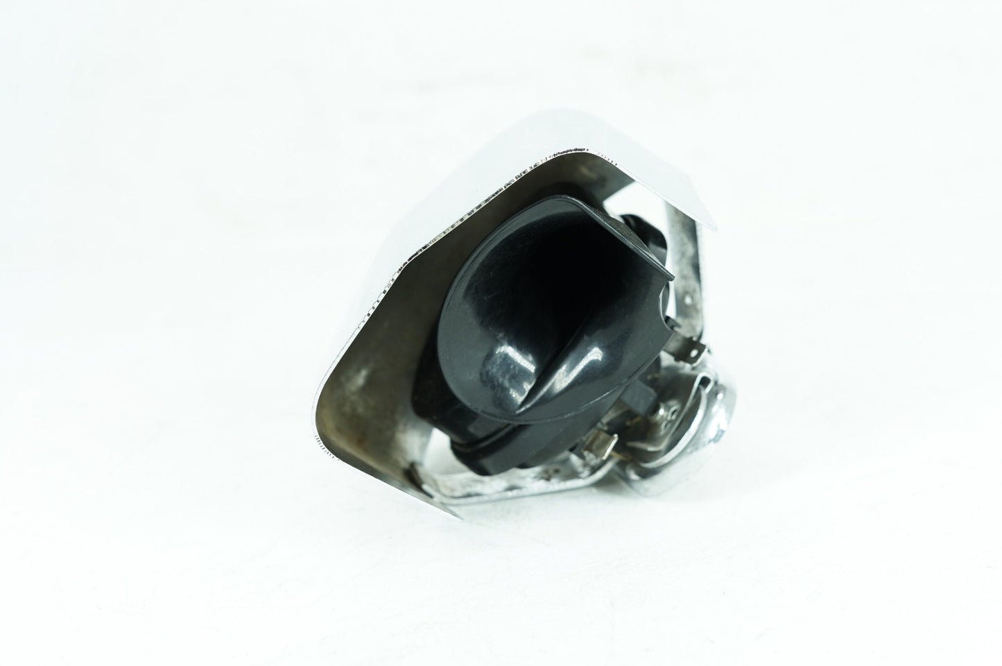 1999 - 2006 Harley-Davidson Softail Heritage Classic Horn Signal Klaxon Chrome Cover 69060-90F