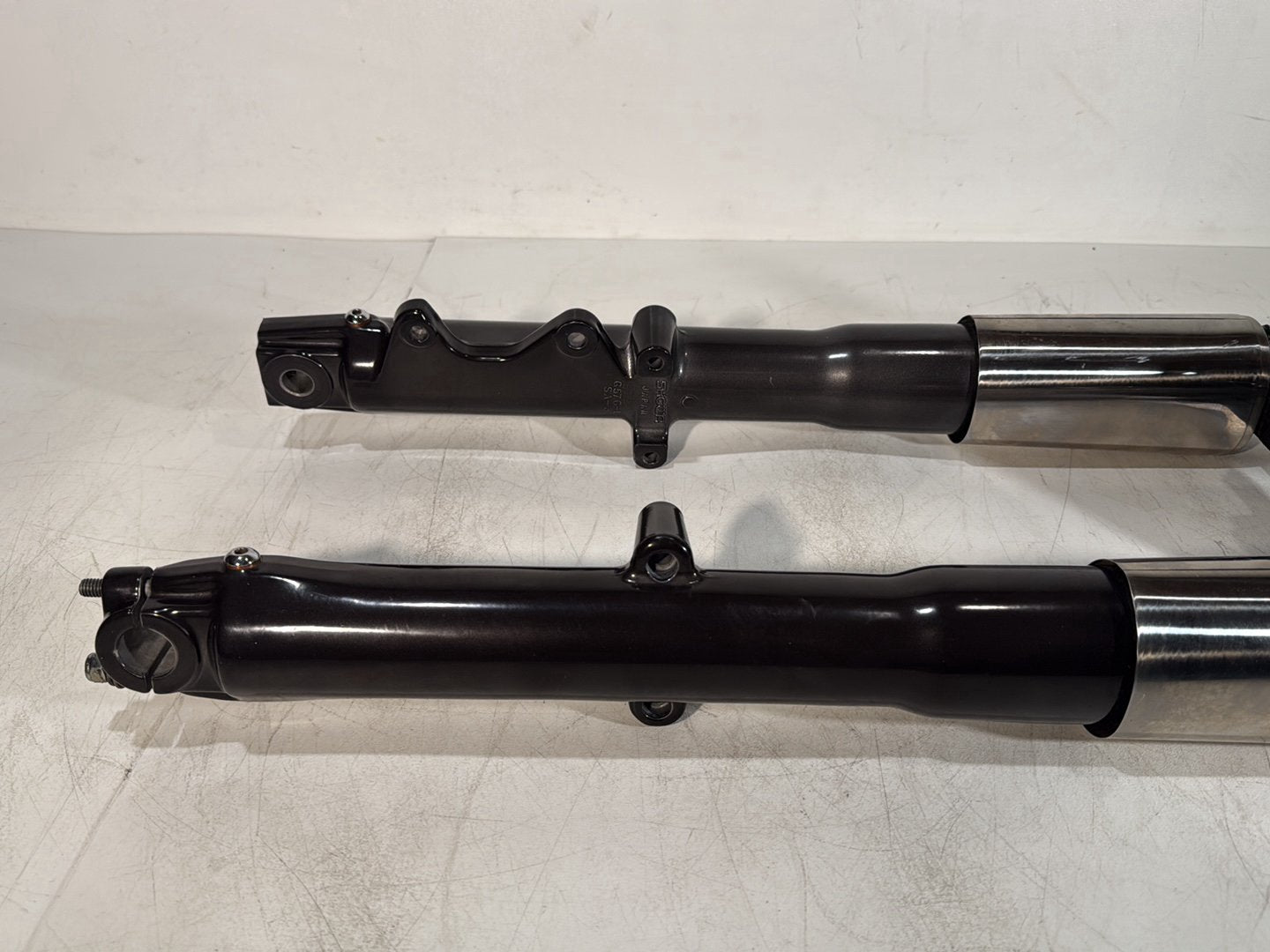 1986 - 1998 Harley-Davidson Softail Heritage Classic Front Triple Tree Set & LH RH Fork Legs Sliders 45915-86 , 56567-86B