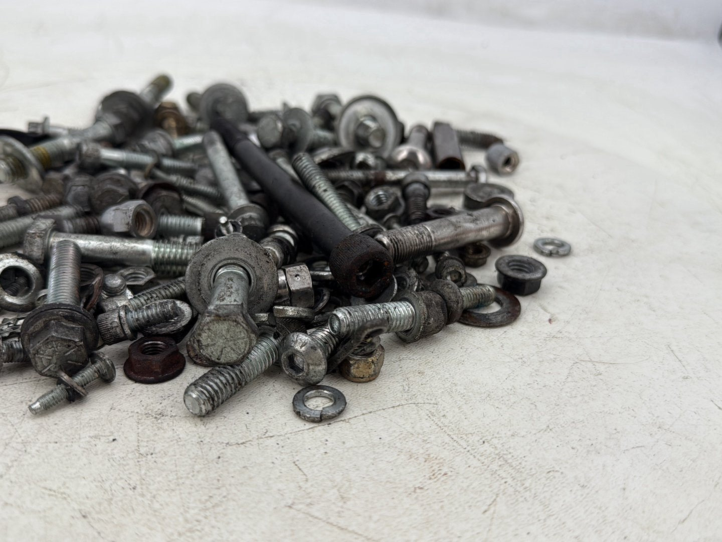 2004 Harley Dyna Super Glide FXDI OEM Hardware Bolts Nuts & Brackets