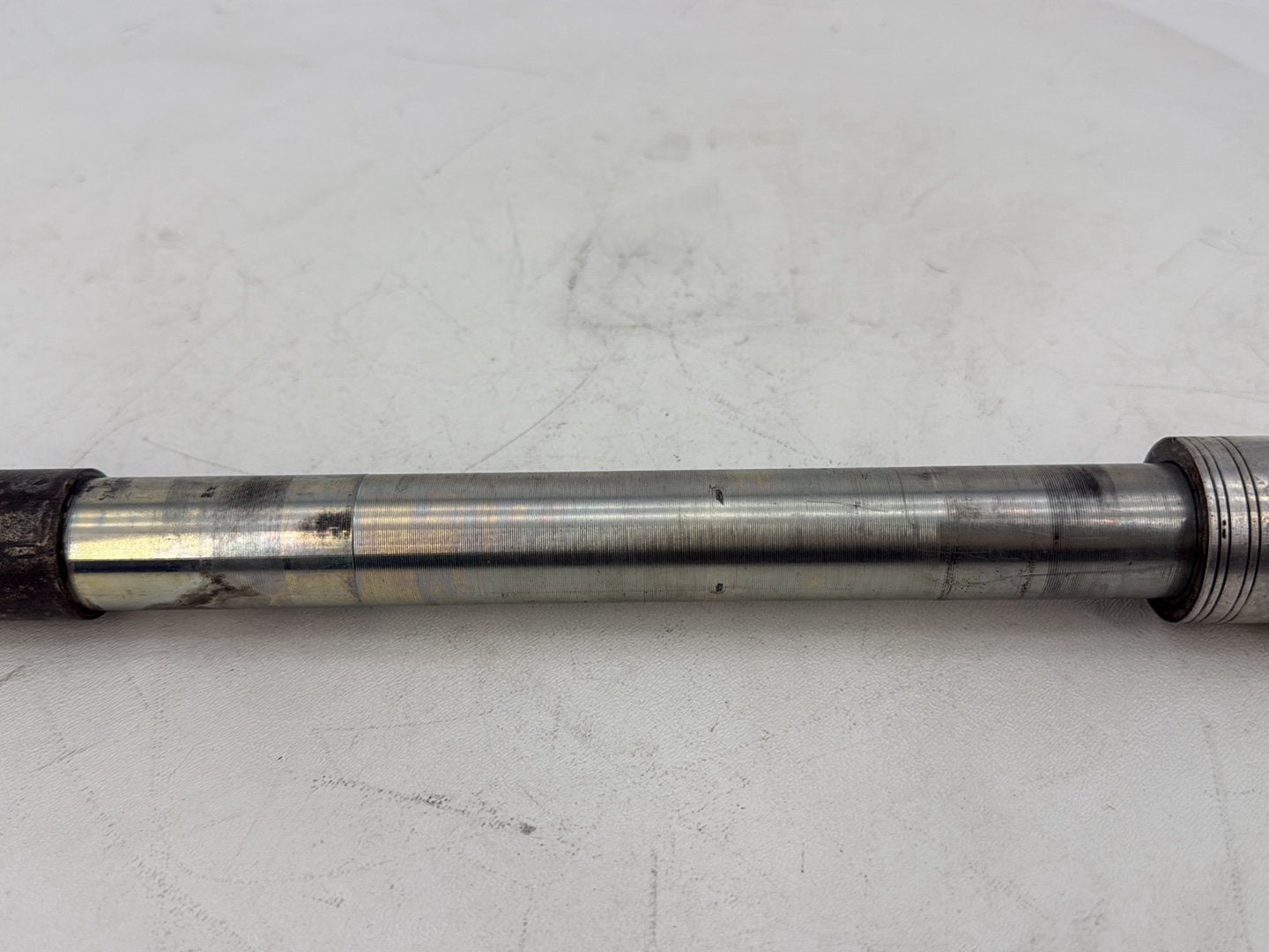 2007 - 2011 Harley-Davidson Touring Electra Glide Ultra Front Wheel Axle Bolt Shaft 41547-07A