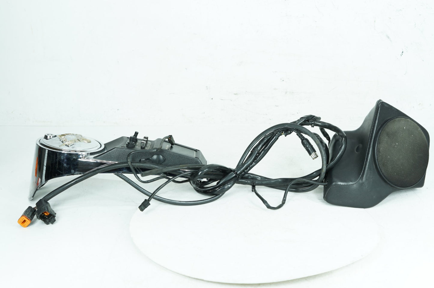 1984 - 1998 Harley-Davidson Touring Electra Glide Ultra Fuel Gas Tank Dash Console NOKey  	61282-03