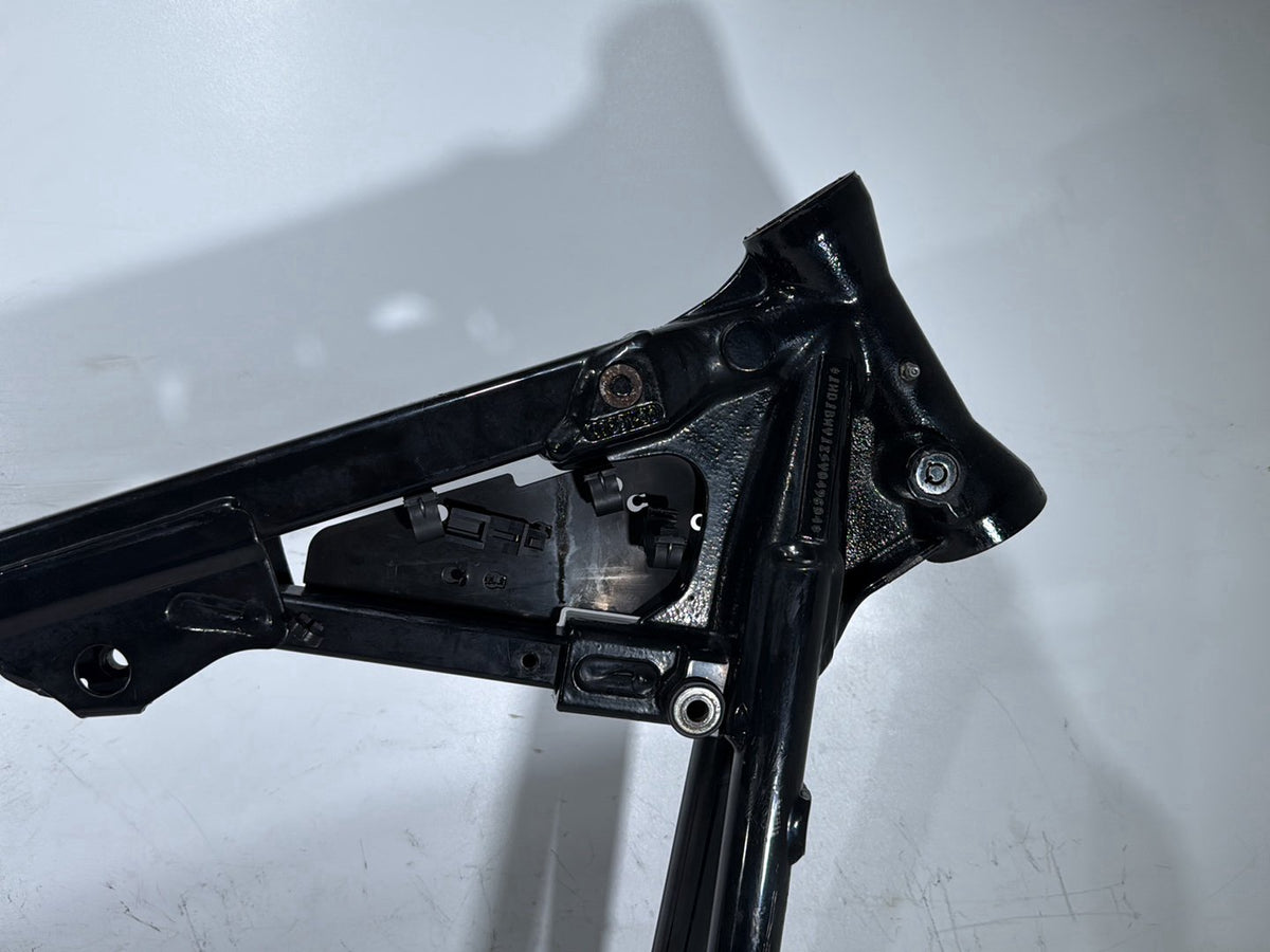 2005 Harley Softail Fat Boy FLSTF OEM Body Main Frame Chassis SLVG 47008-00C