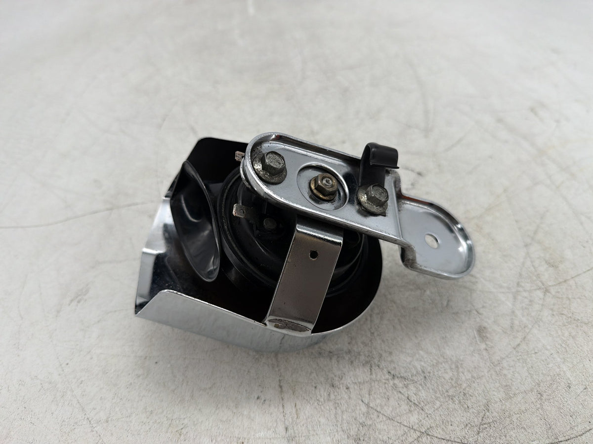 2004 Harley Heritage Softail Classic FLSTCI OEM Horn Signal Klaxon Chrome Cover