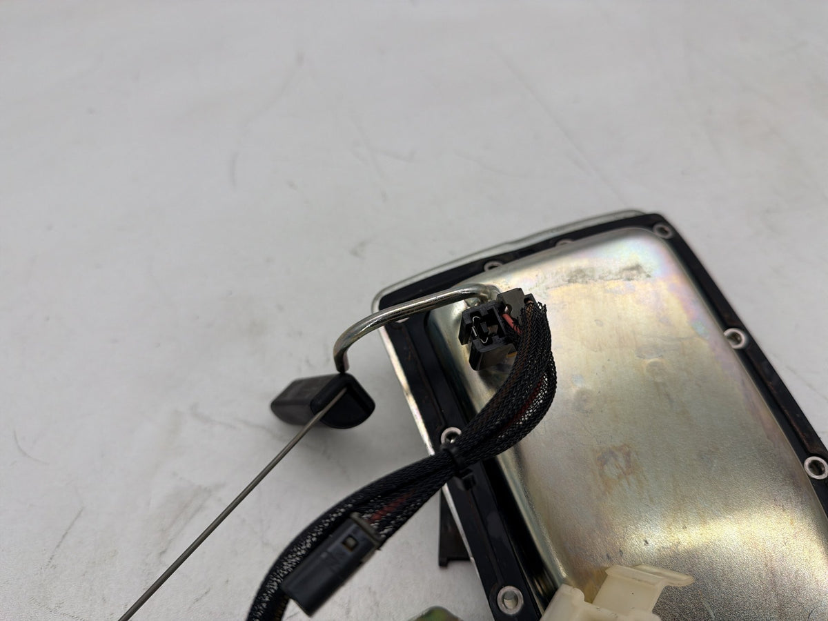 2005 Harley Dyna Wide Glide FXDWG OEM Fuel Pump Gas Gasoline Petrol Sending