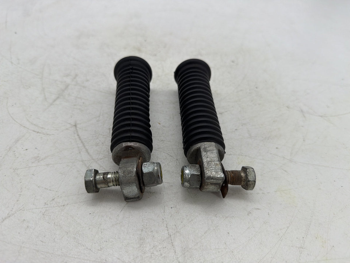 2006 Harley Softail Deuce FXSTDI OEM Left & Right Step Foot Rest Pegs