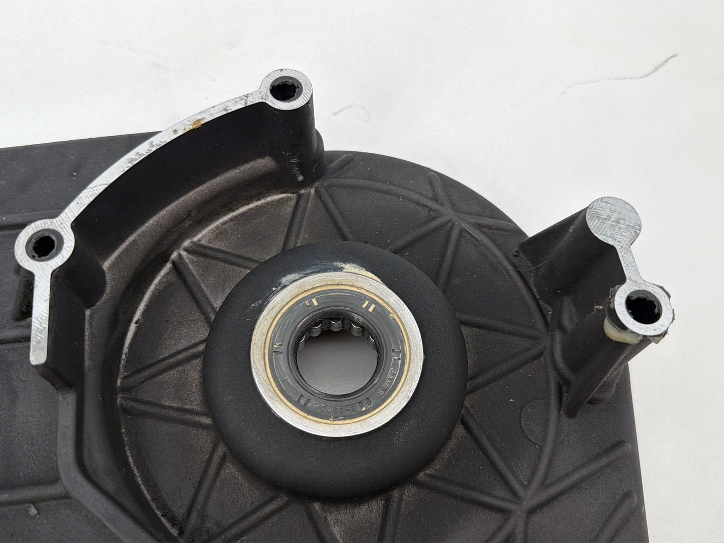 1999 - 2006 Harley-Davidson Touring Road King Inner Primary Clutch Cover 60677-01B