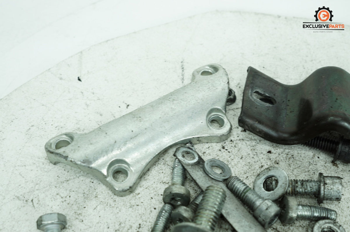 2010 Harley-Davidson Touring FLHTCU - Hardware Bolts Nuts & Brackets