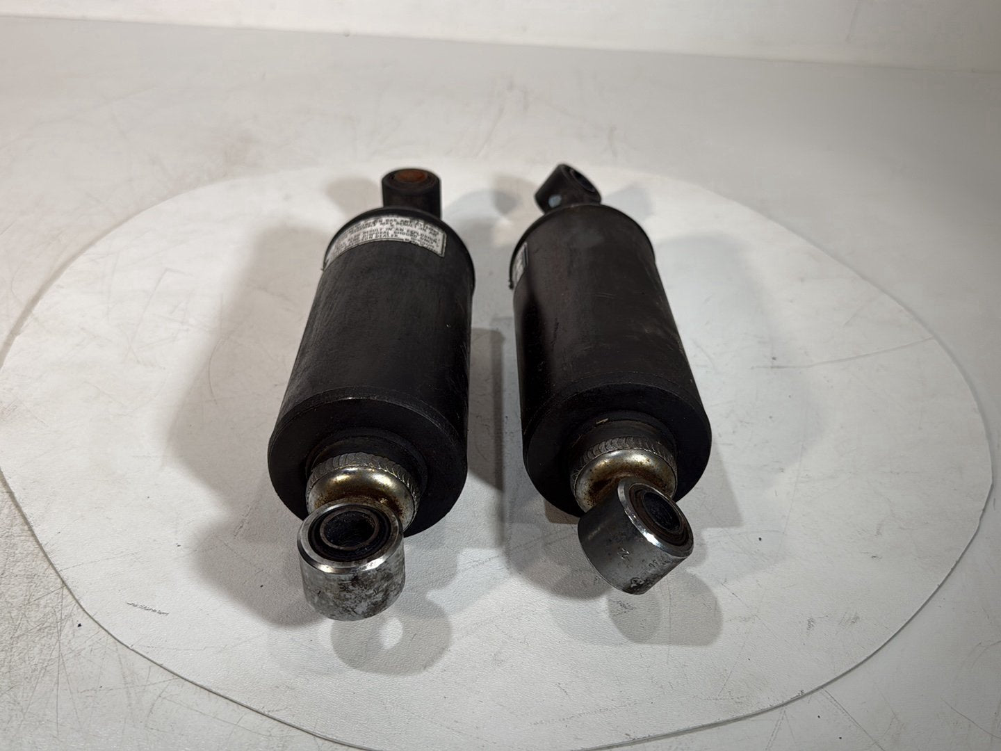 1986 - 1998 Harley-Davidson Softail Heritage Classic Rear Left Right Shock Absorbers 54508-89A