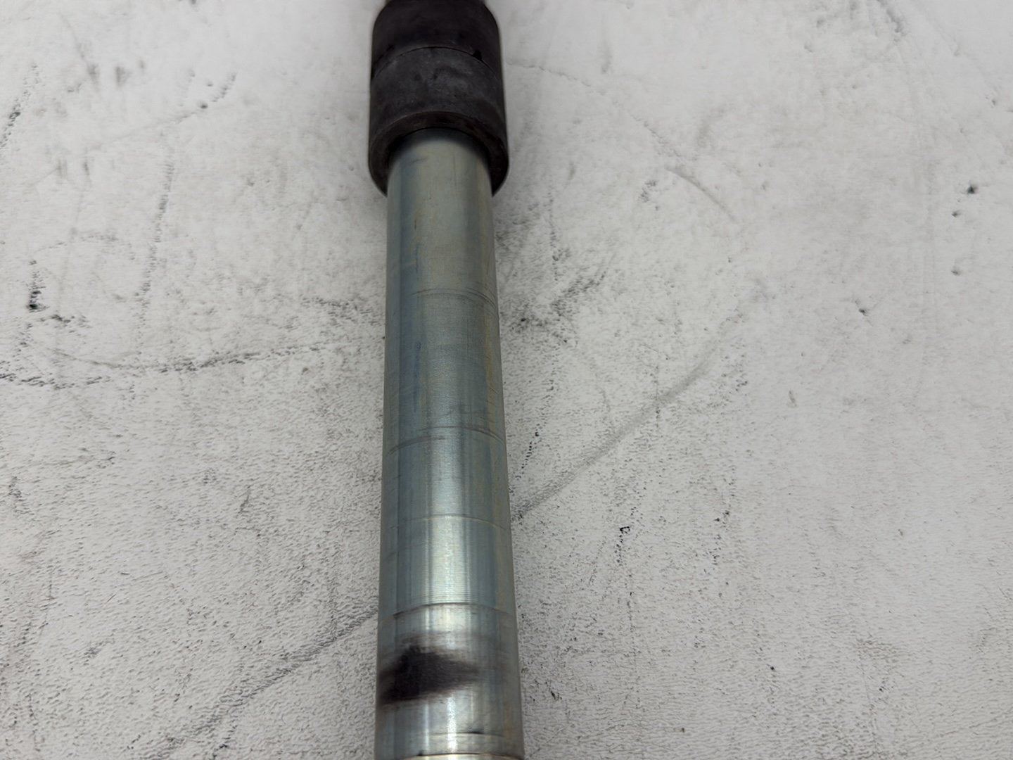 2003 Harley Electra Glide Touring Ultra FLHTCUI OEM Front Wheel Axle Bolt Shaft