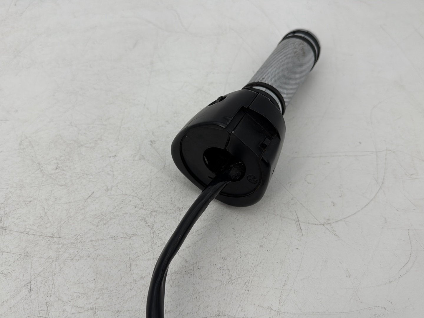 1999 - 2006 Harley-Davidson Dyna Super Glide Left Turn Signal Headlight Switches Controls  	71682-06A