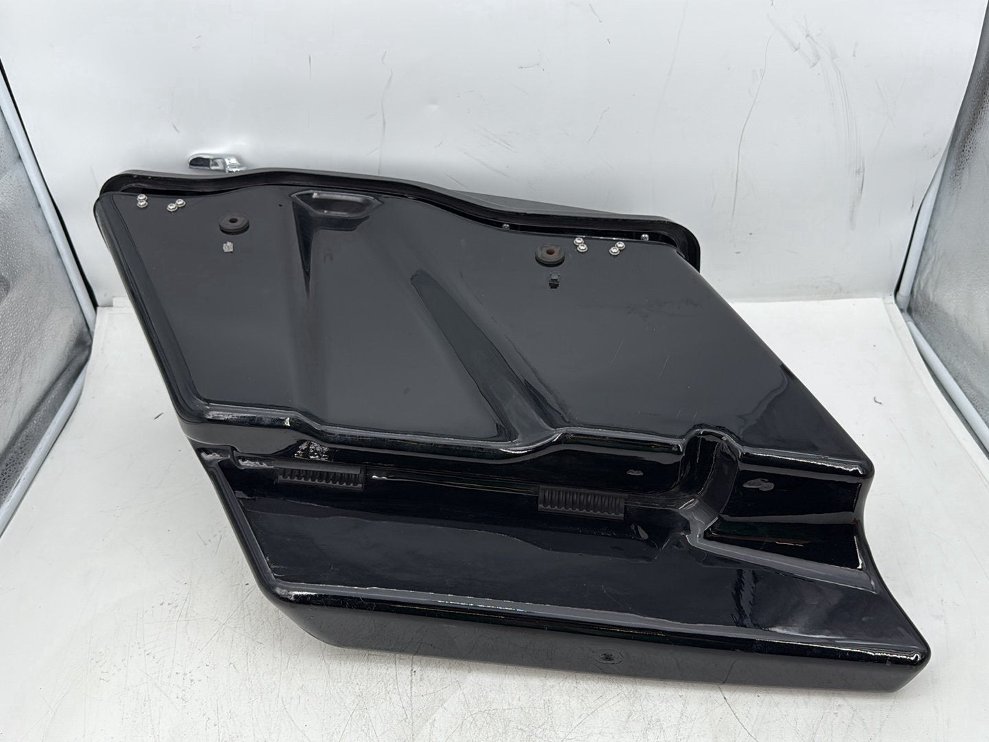 2008 Harley Electra Glide Touring Ultra FLHTCUI OEM Right 1 Saddlebag Luggage NO Key