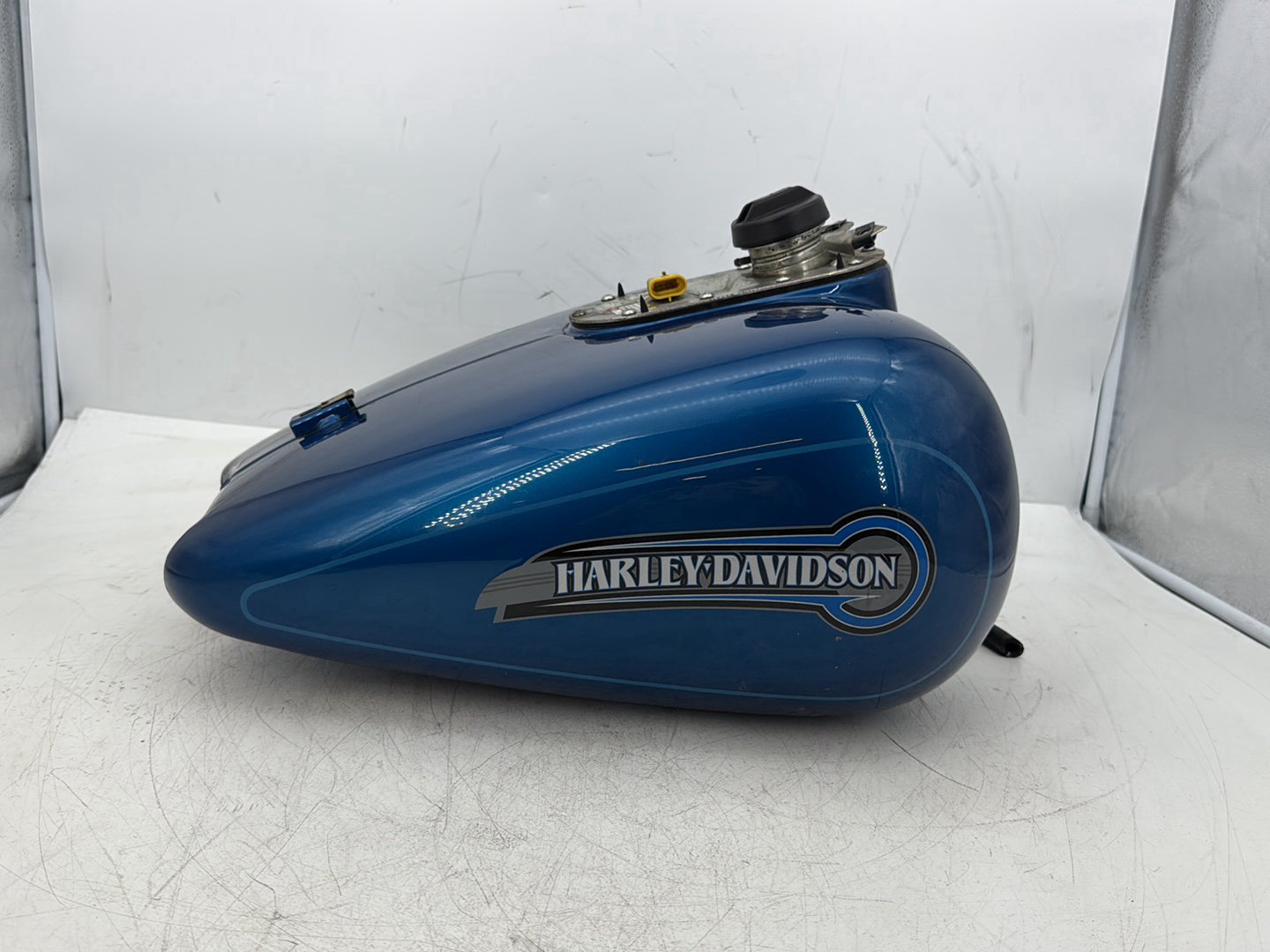 2006 Harley Electra Glide Touring Classic FLHTCI OEM Fuel Gas Tank Gasoline Reservoir