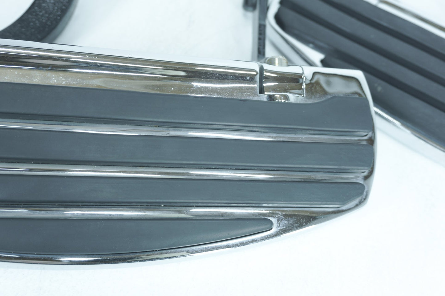 2007 - 2012 Harley-Davidson Touring Electra Glide Classic Left Right Driver Floorboard Foot Rest Kuryakyn