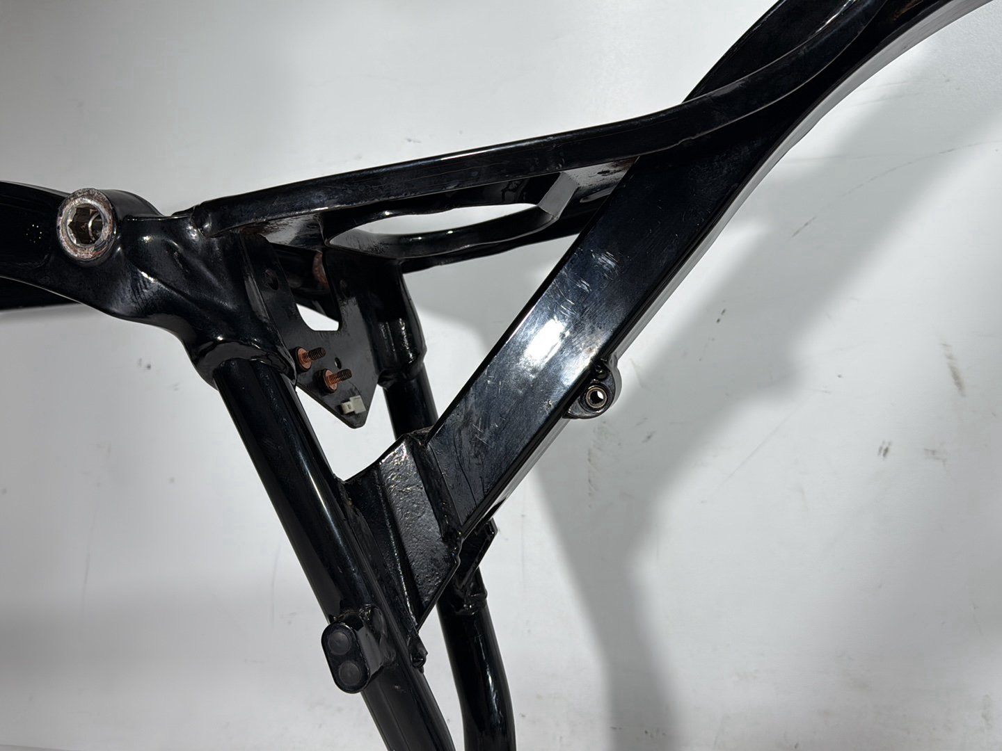 2012 Harley Dyna Super Glide Custom FXDCI OEM Body Main Frame Chassis SLVG