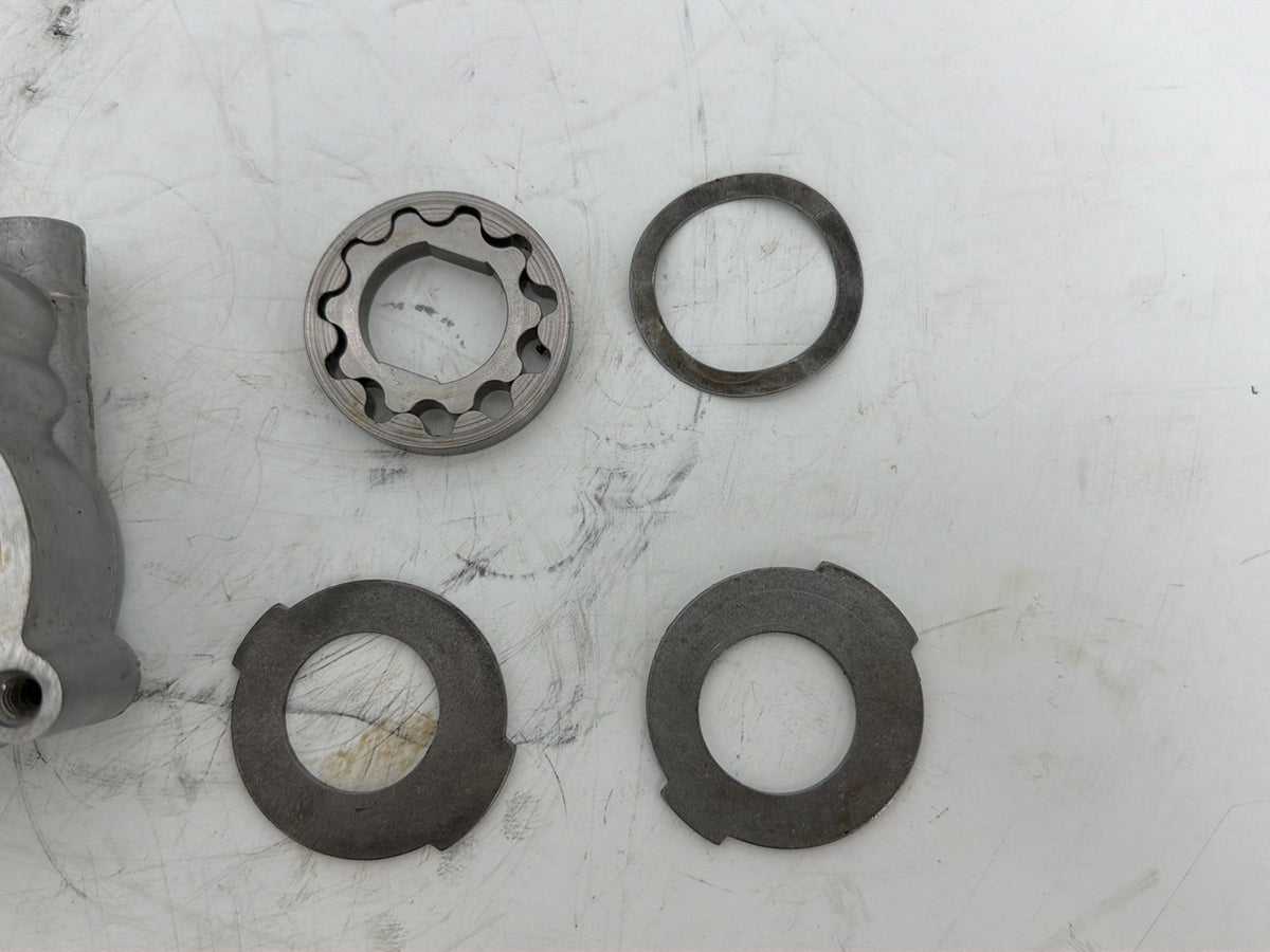 2013 Harley Touring Electra Glide Ultra Twin Cam Engine Oil Pump Cover 26277-06