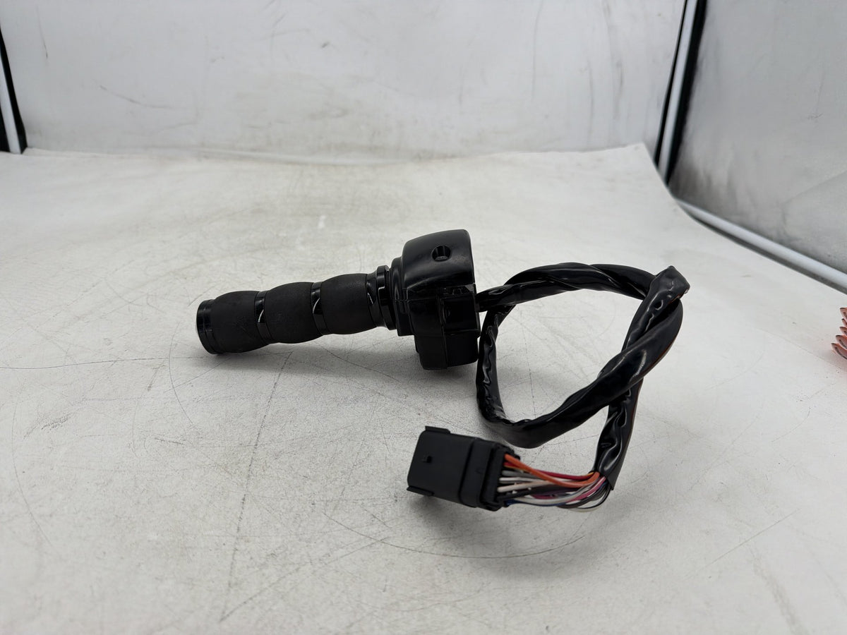 2013 Harley Electra Glide Touring OEM Right Engine Start Kill Switches Controls
