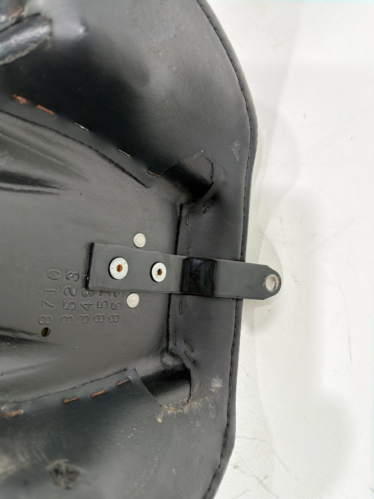 2014 Harley Softail Slim FLS OEM Rider Driver Solo Seat Pillion 52000031A