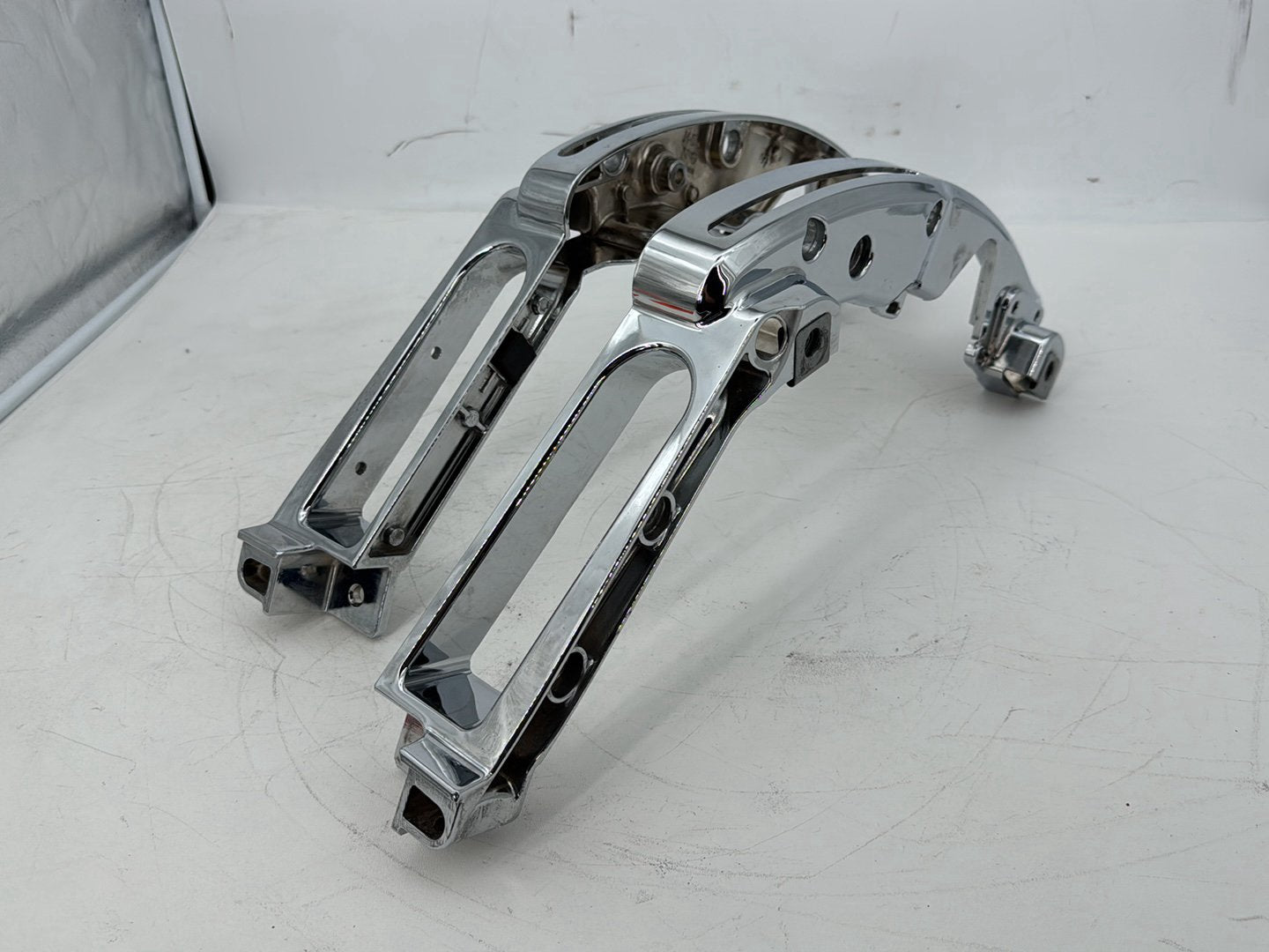 2008 - 2016 Harley-Davidson Touring Electra Glide Ultra Left Right Saddlebag Fender Struts Brackets 90200503
