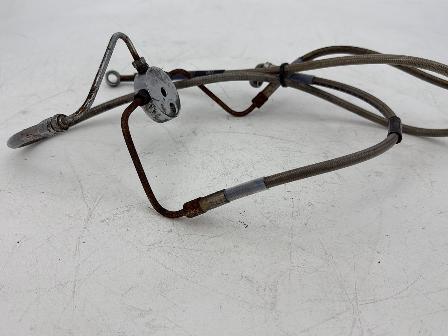 1999 - 2006 Harley-Davidson Touring Road King Police Front Brake Hose Line Pipe 43350-96C