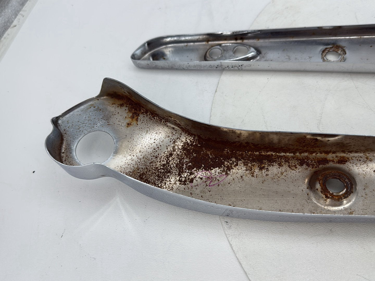 2012 Harley Dyna Fat Bob FXDF 103 OEM Rear Left Right Fender Struts Bracket