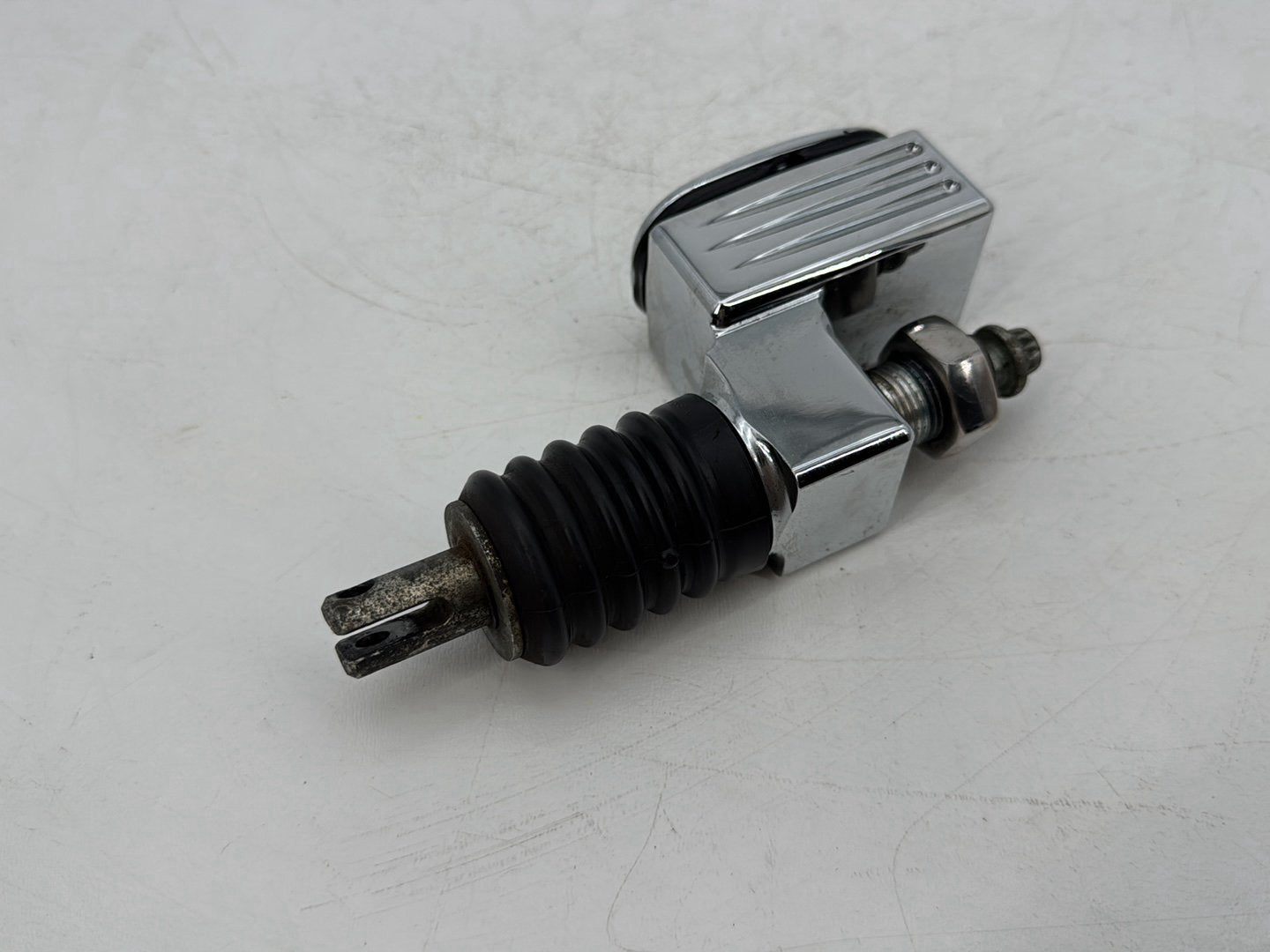 1999 - 2006 Harley-Davidson Touring Road King Classic Rear Brake Master Cylinder Reservoir  	41755-99B