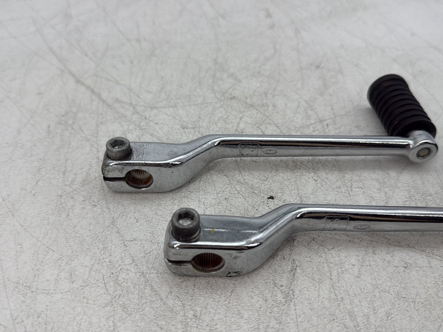 2010 Harley Street Glide Touring FLHX OEM Gear Shifter Lever Pedal Pedals