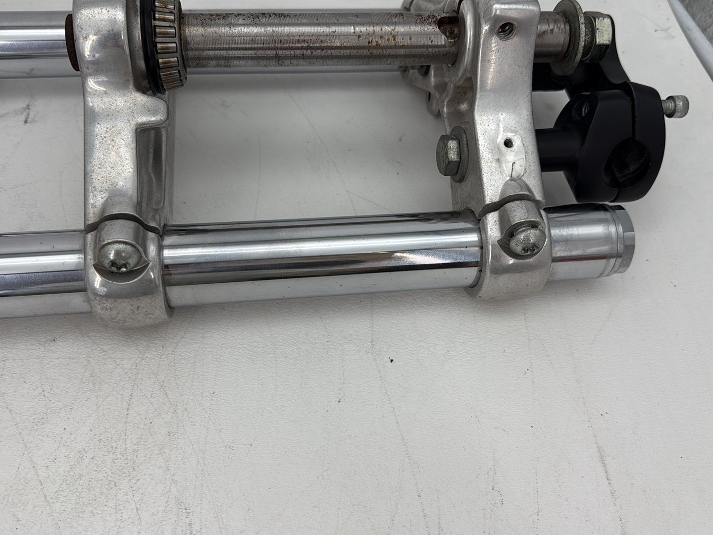 2009 Harley Sportster 883 Low XL883L OEM Front Triple Tree Set & LH RH Fork Legs Sliders