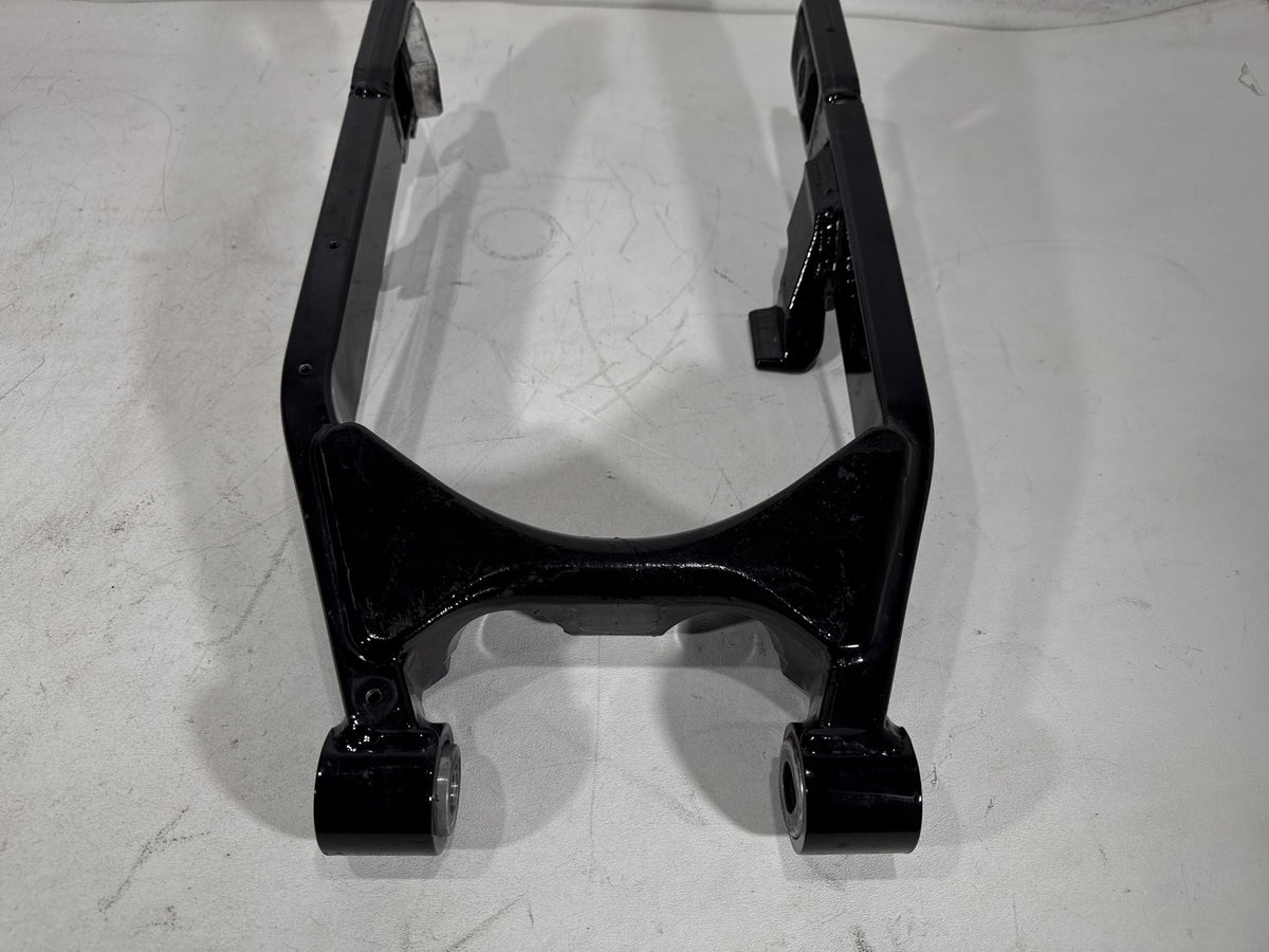 2016 Harley Dyna Fat Bob FXDF 103 OEM Rear Fork Swingarm Swing Arm