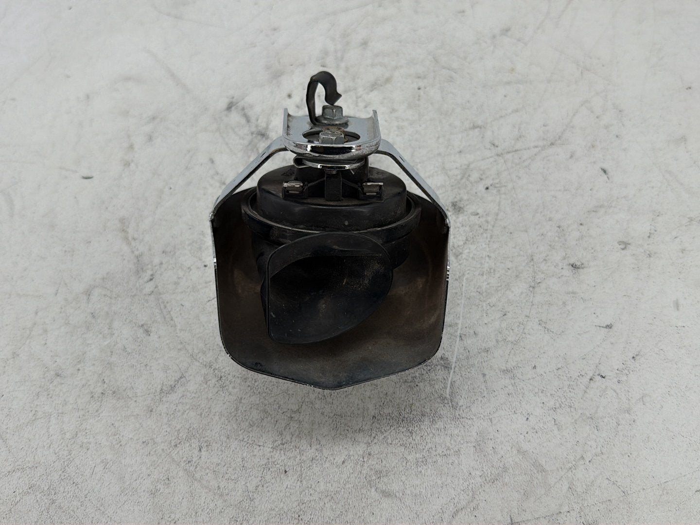 2006 Harley Sportster 1200 Custom XL1200C OEM Horn Signal Klaxon Chrome Cover