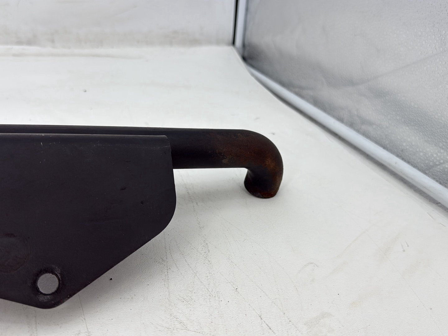 08 Harley Sportster XL883L OEM Exhaust Muffler Interconnect Bracket Support Bar