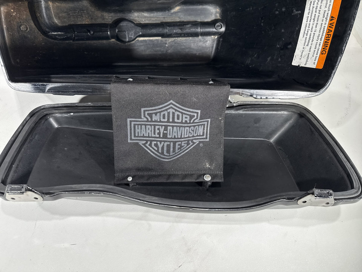 2004 Harley Road King Touring Classic OEM Right 1 Saddlebag Luggage NO Key