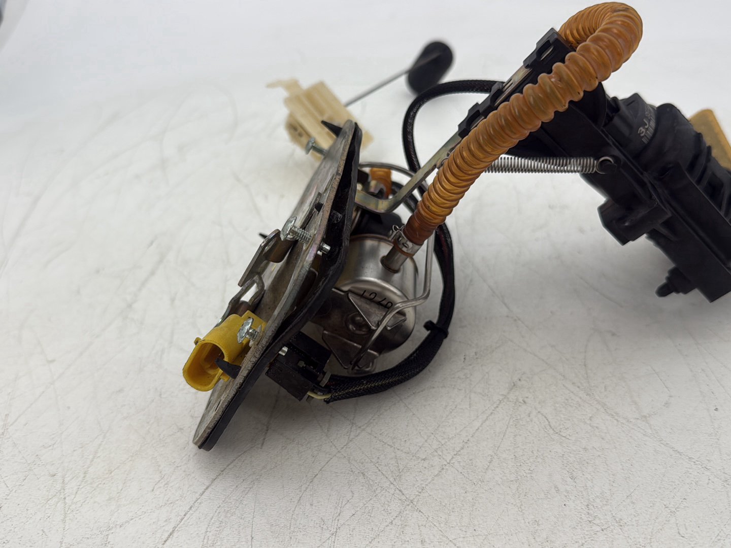 2006 Harley Softail FLSTCI Heritage Classic OEM Fuel Pump Gas Gasoline Petrol Sending