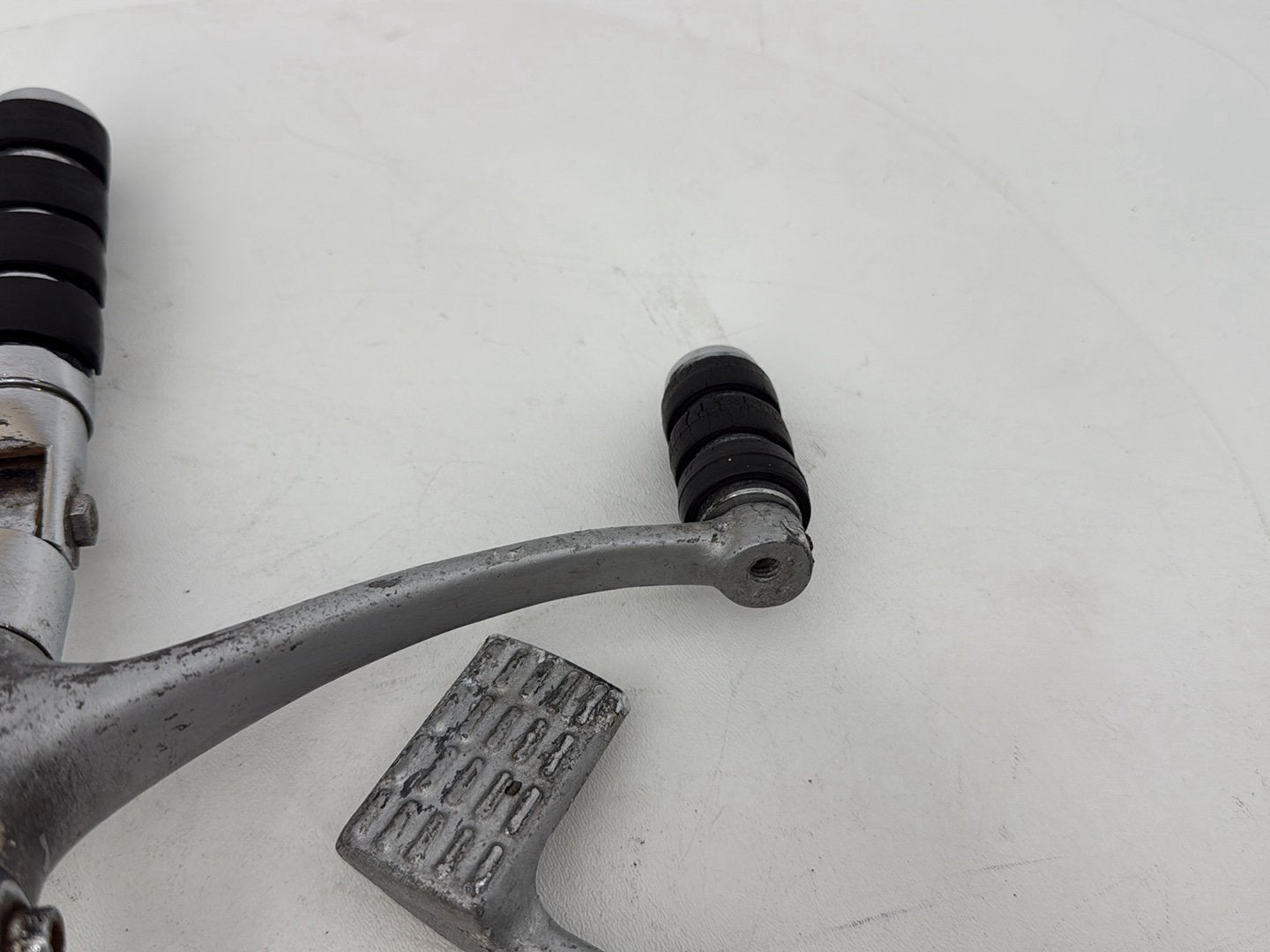 2004 - 2013 Harley-Davidson Sportster 883 Custom Left Right Foot Brake Control Pegs 42651-04