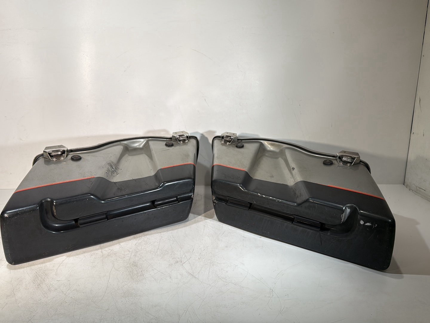 1984 - 1998 Harley-Davidson Touring Electra Glide Classic Left Right Saddlebags Luggage NOKey 90752-93