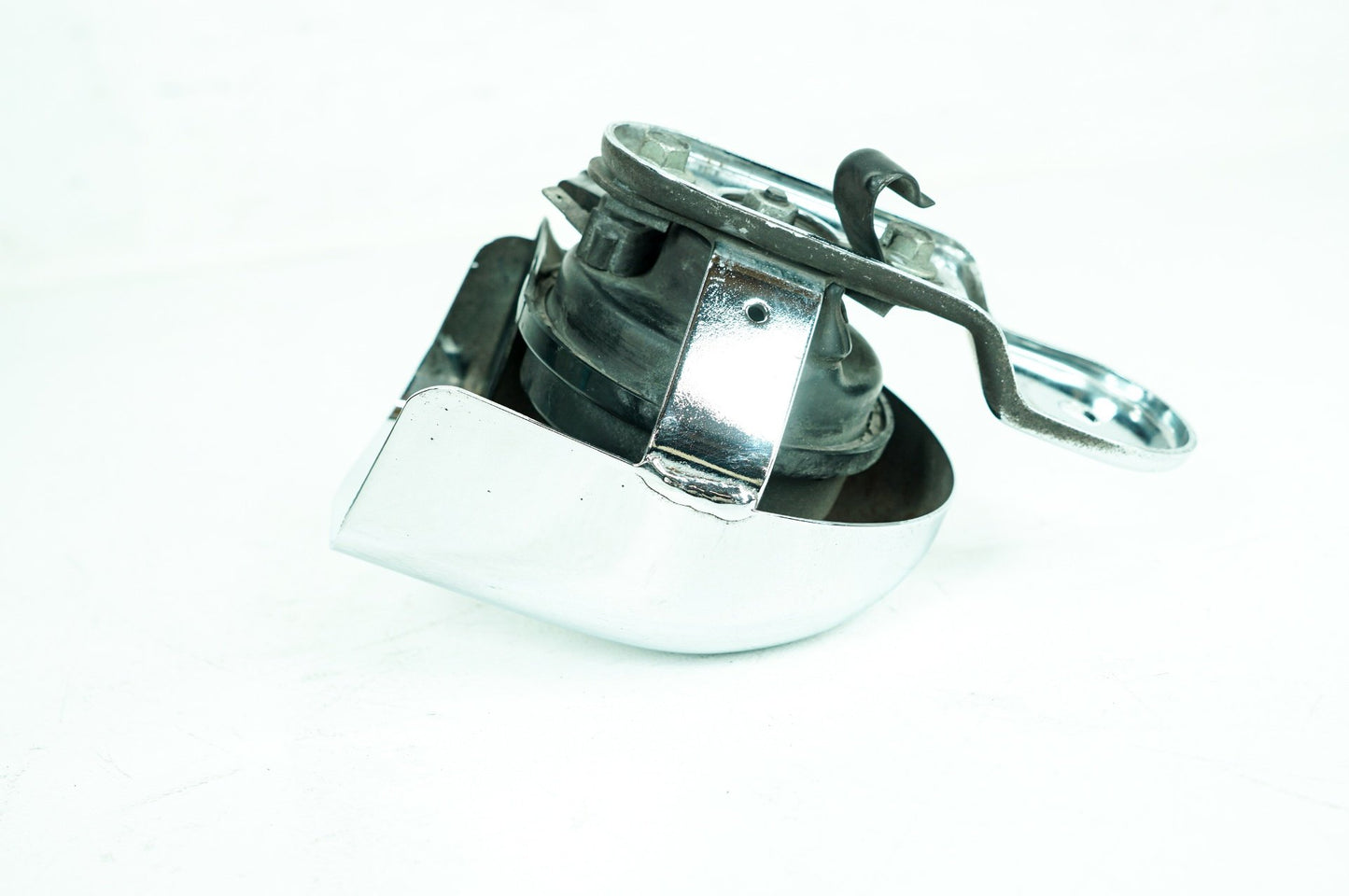 2007 - 2011 Harley-Davidson Touring Street Glide Horn Signal Klaxon Chrome Cover 69060-90D