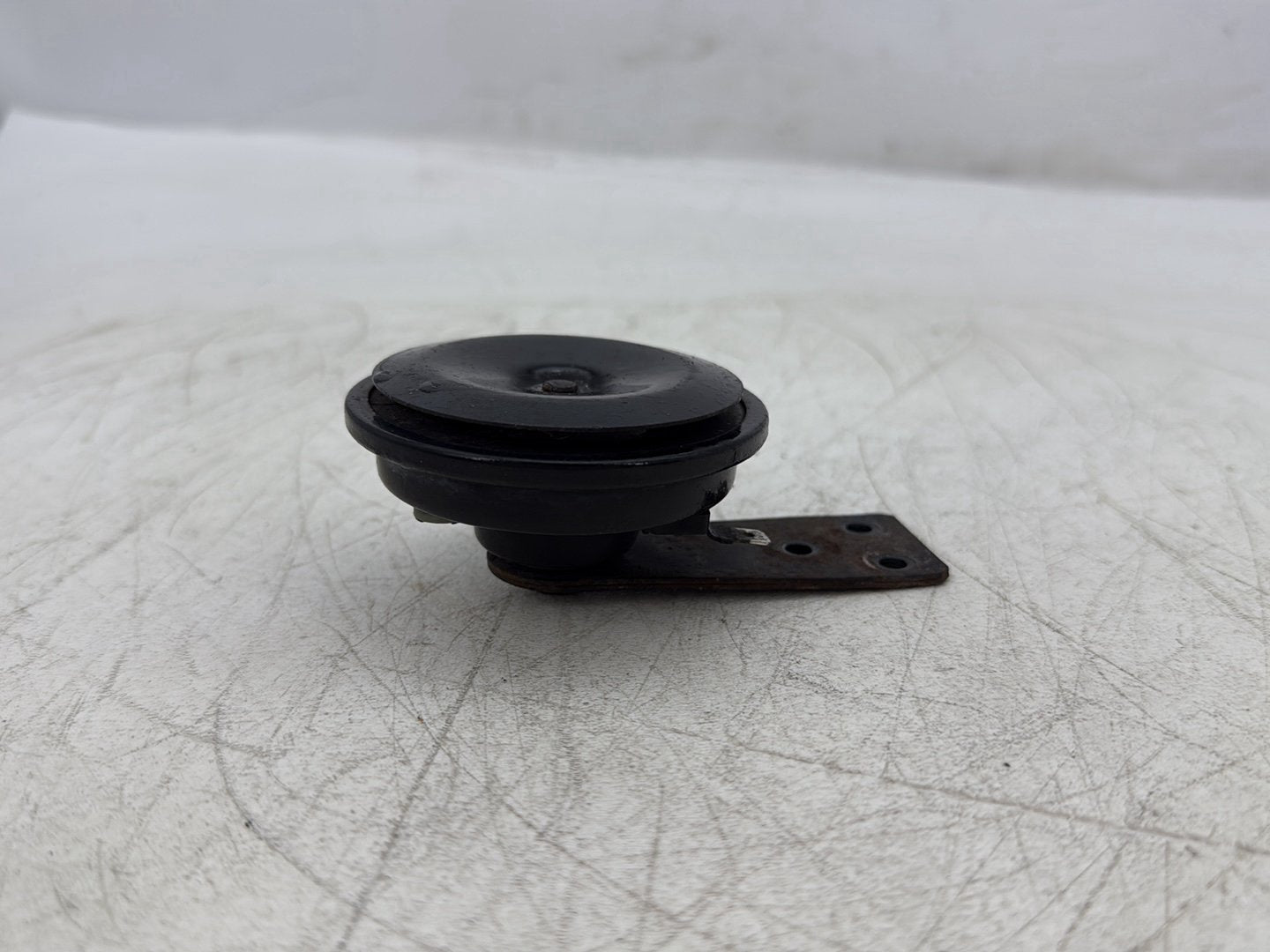 2004 Harley Sportster XL883C 883 Custom OEM Signal Horn Klaxon Beep