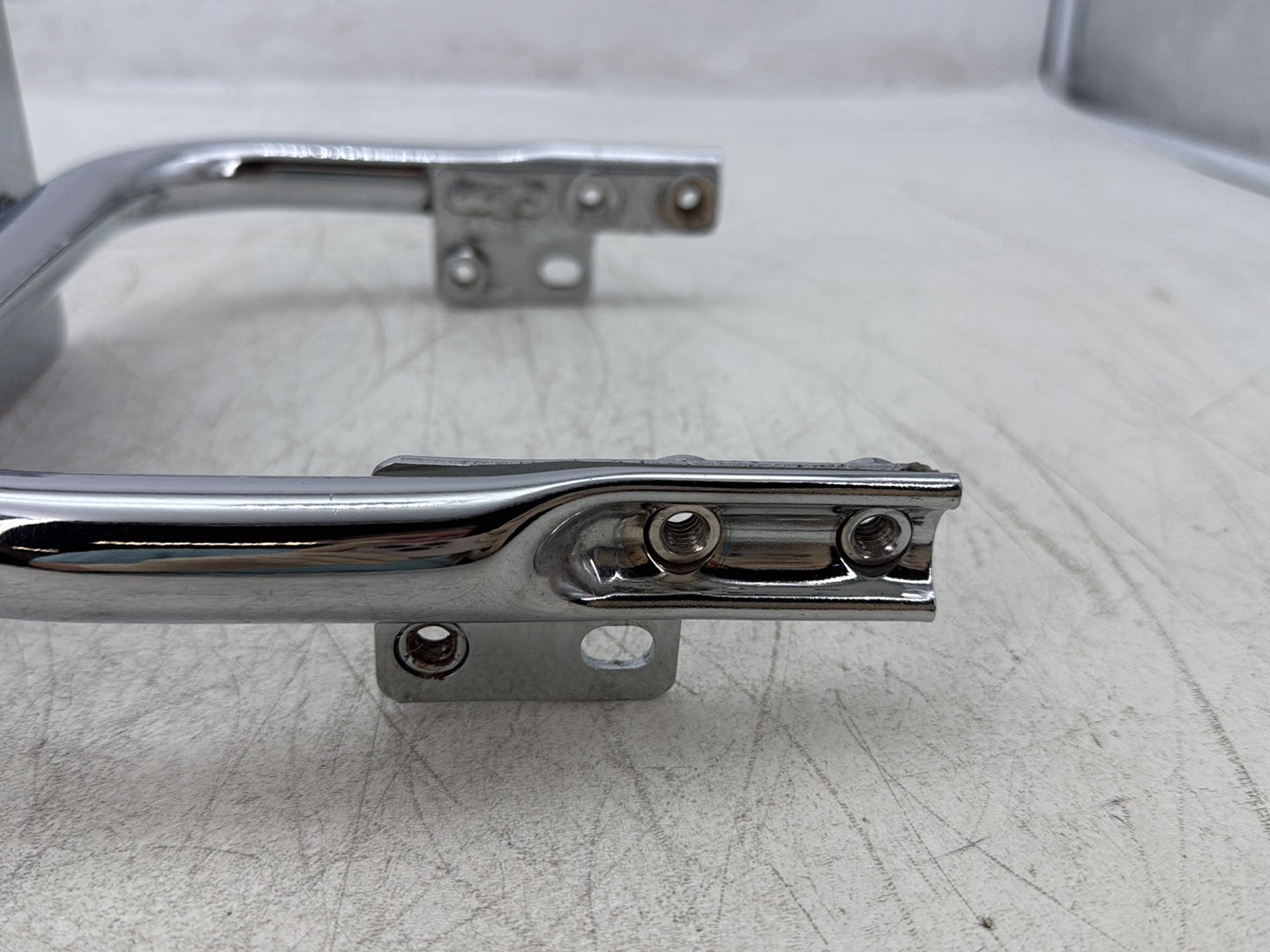 2004 Harley Road King Touring Custom FLHRSI OEM Rear License Plate Support Bar Holder