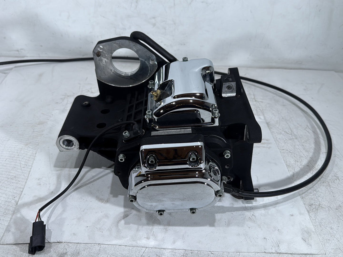 2003 Harley Softail Deuce FXSTD OEM 5 Speed Transmission Gearbox 33052-03 23K