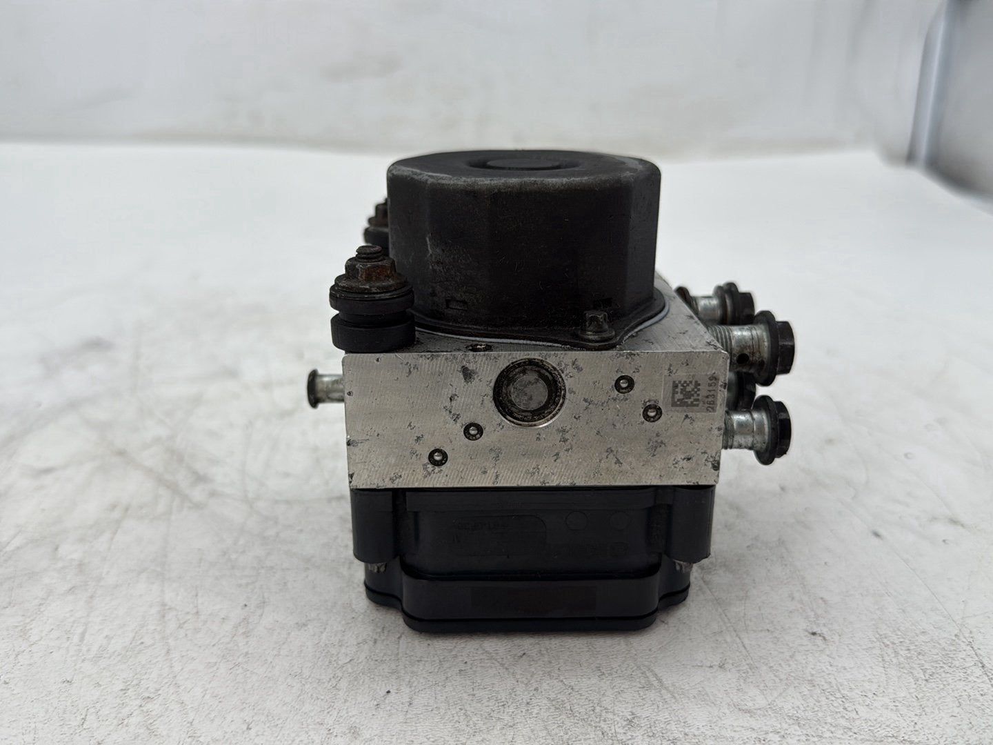 18 Harley Electra Glide Touring Ultra FLHTCU OEM ABS Brake Pump & Control Module