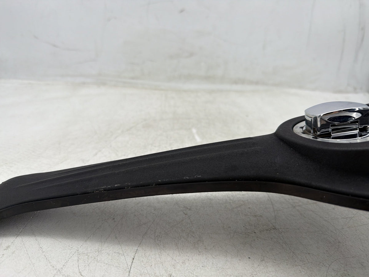 2017 Harley Dyna Street Bob FXDB OEM Fuel Gas Tank Dash Console 70900209